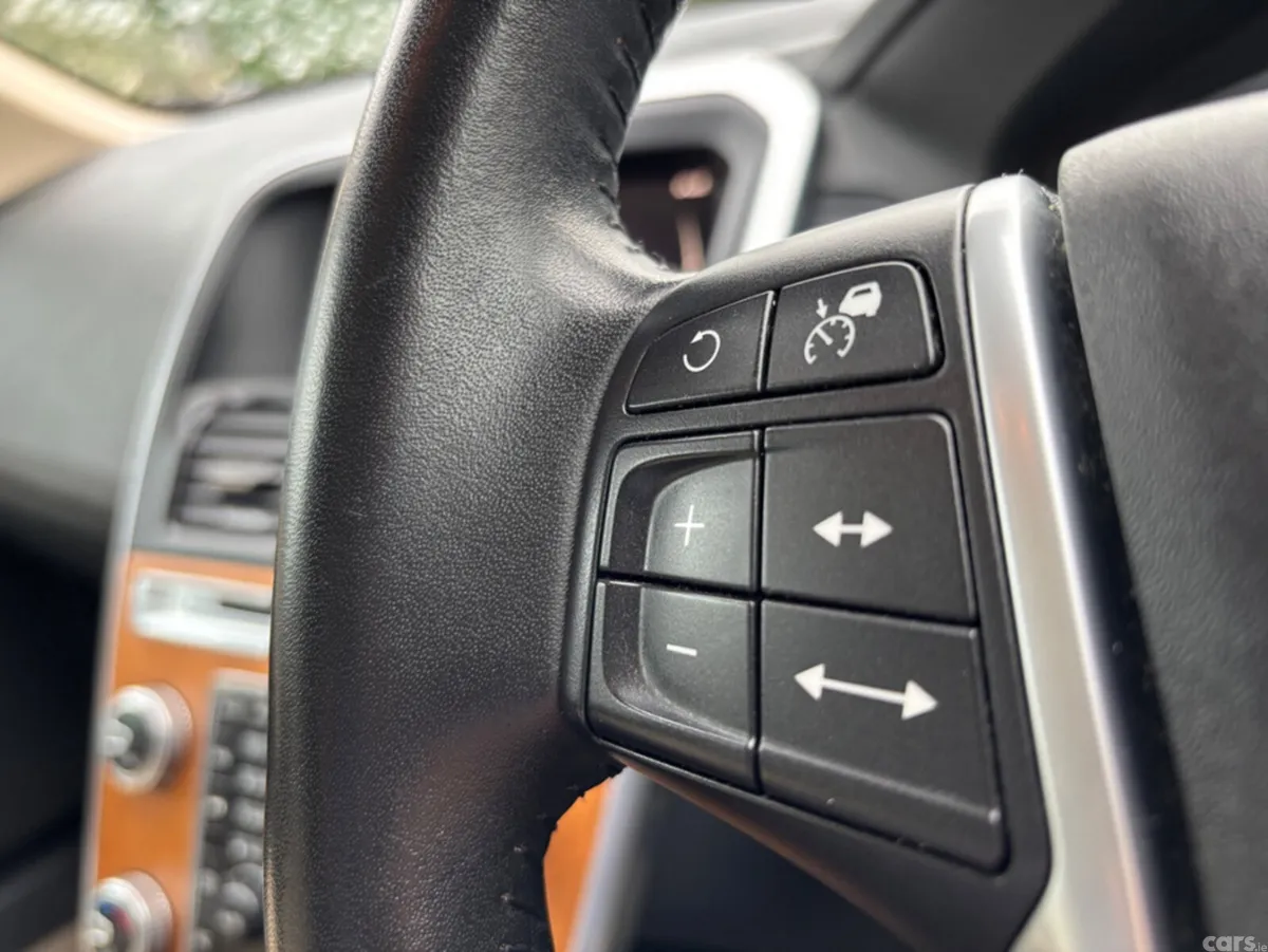 Volvo XC60 SUV, Diesel, 2017, White