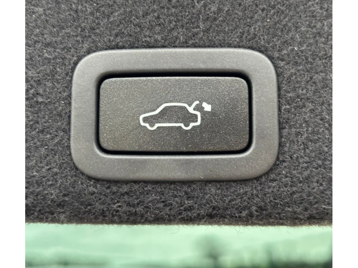 Volvo XC60 SUV, Diesel, 2017, White