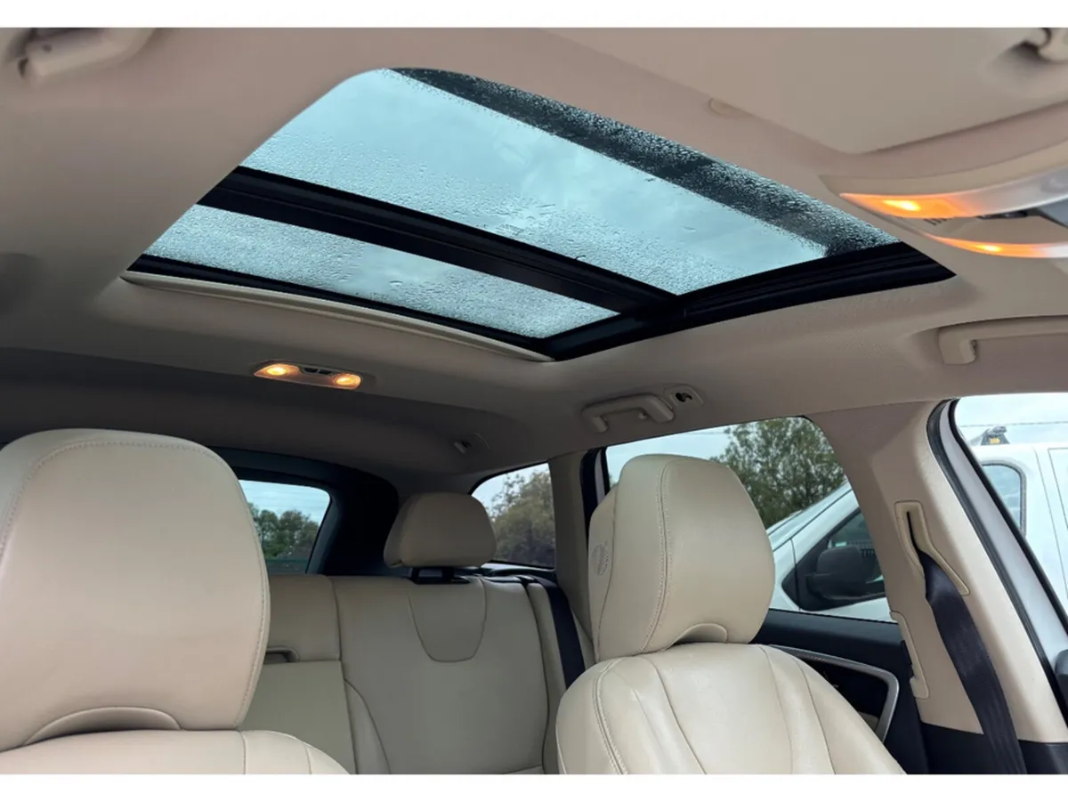 Volvo XC60 SUV, Diesel, 2017, White