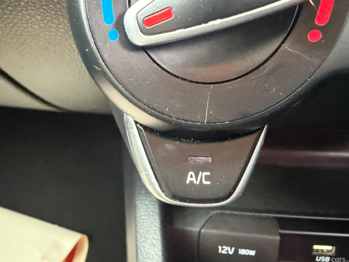 Kia Rio Hatchback, Petrol, 2021, Silver