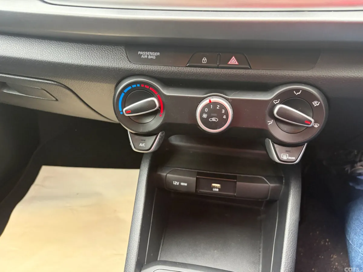 Kia Rio Hatchback, Petrol, 2021, Silver