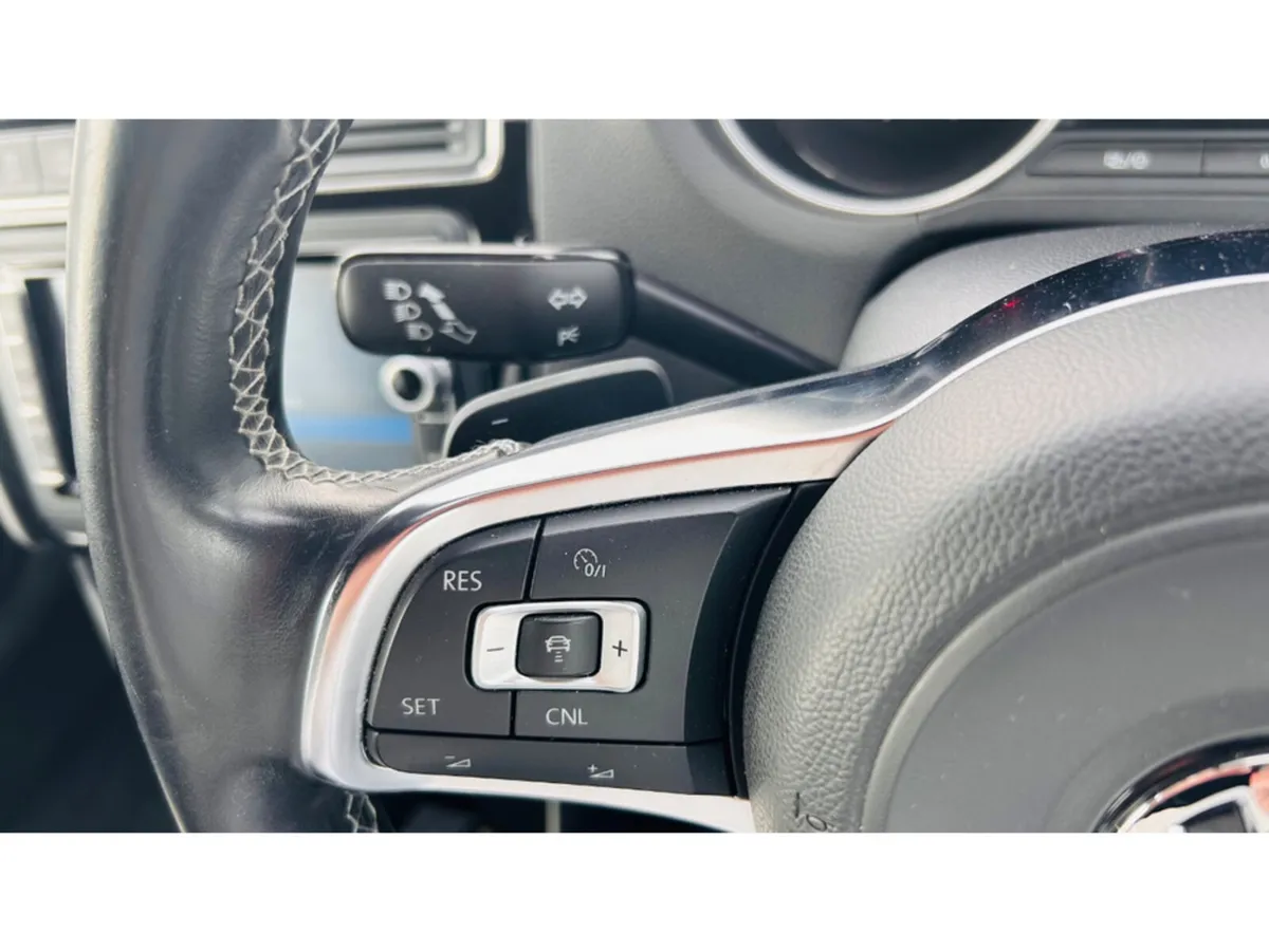 Volkswagen Polo Hatchback, Petrol, 2016, White