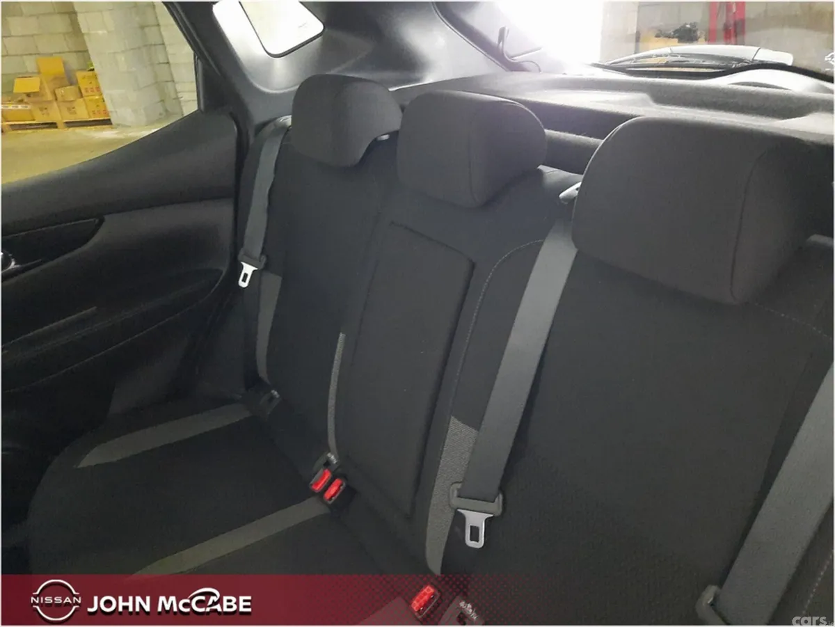 Nissan Qashqai MPV, Petrol, 2020, White