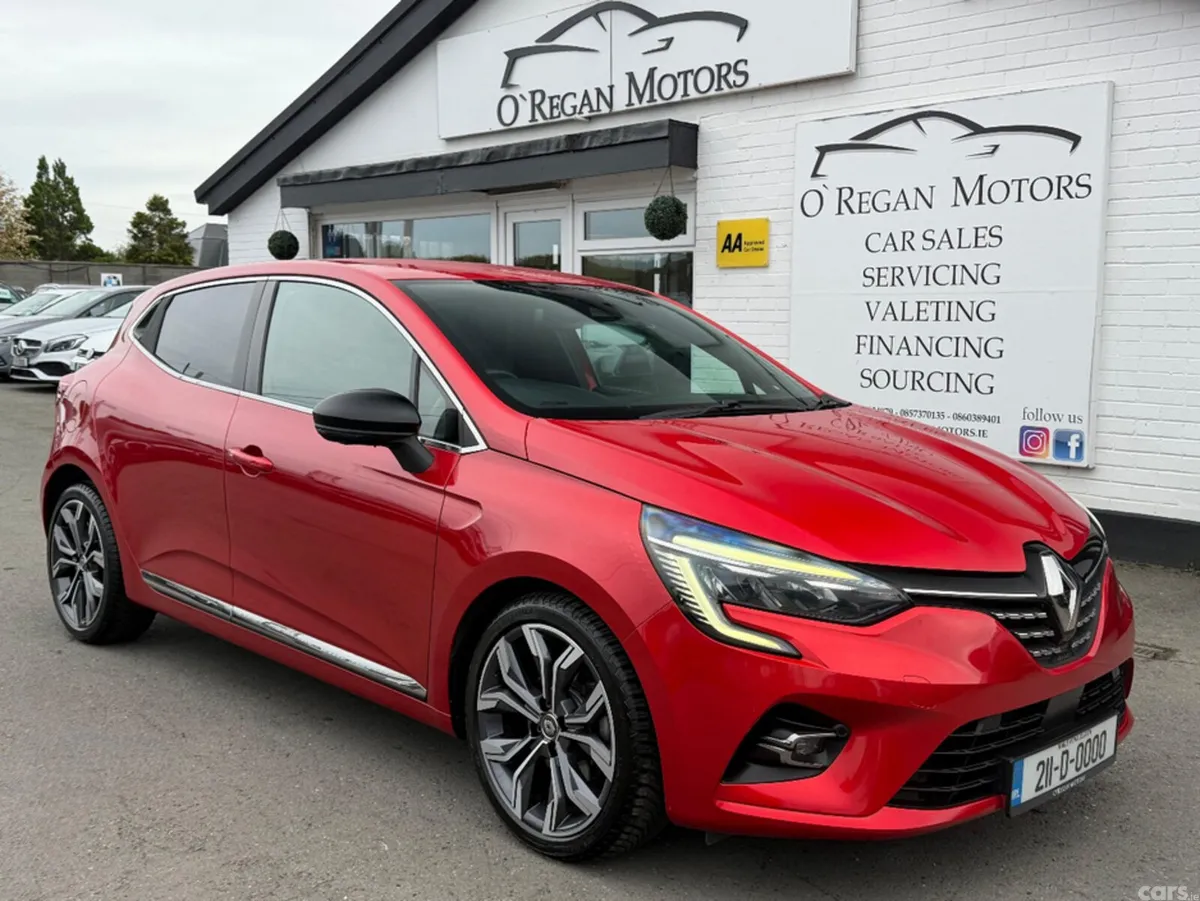 Renault Clio Hatchback, Petrol, 2021, Red