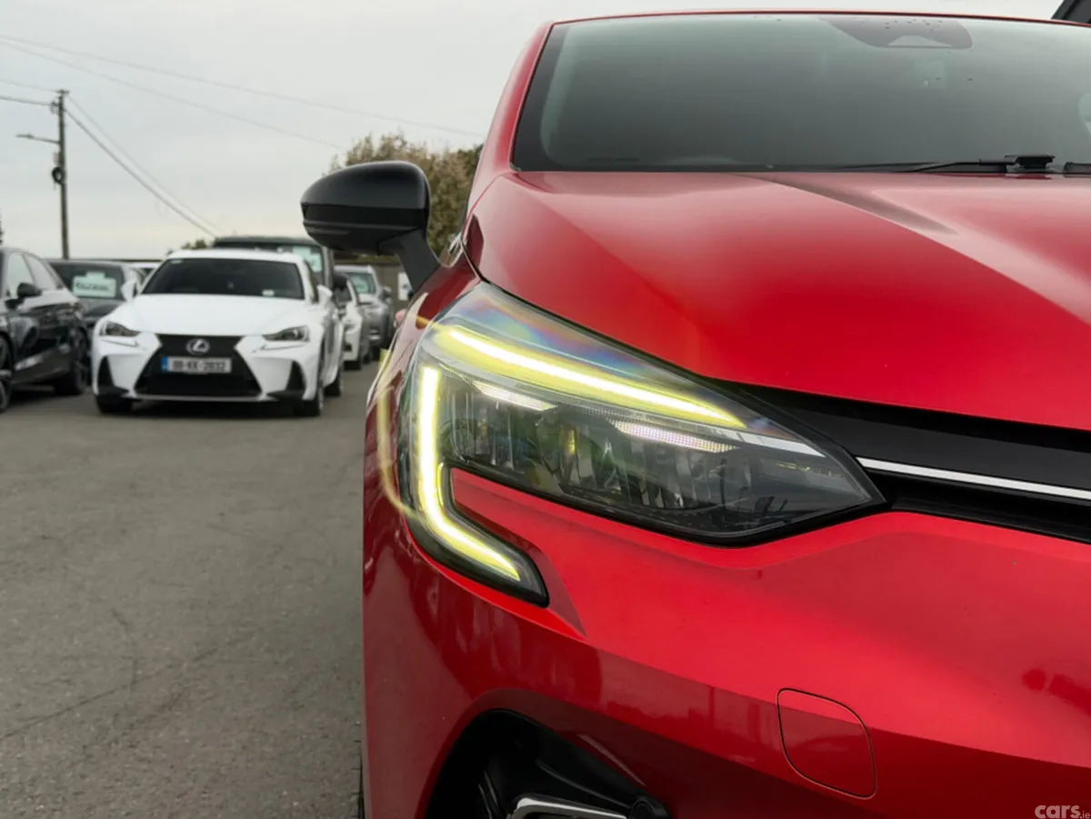 Renault Clio Hatchback, Petrol, 2021, Red