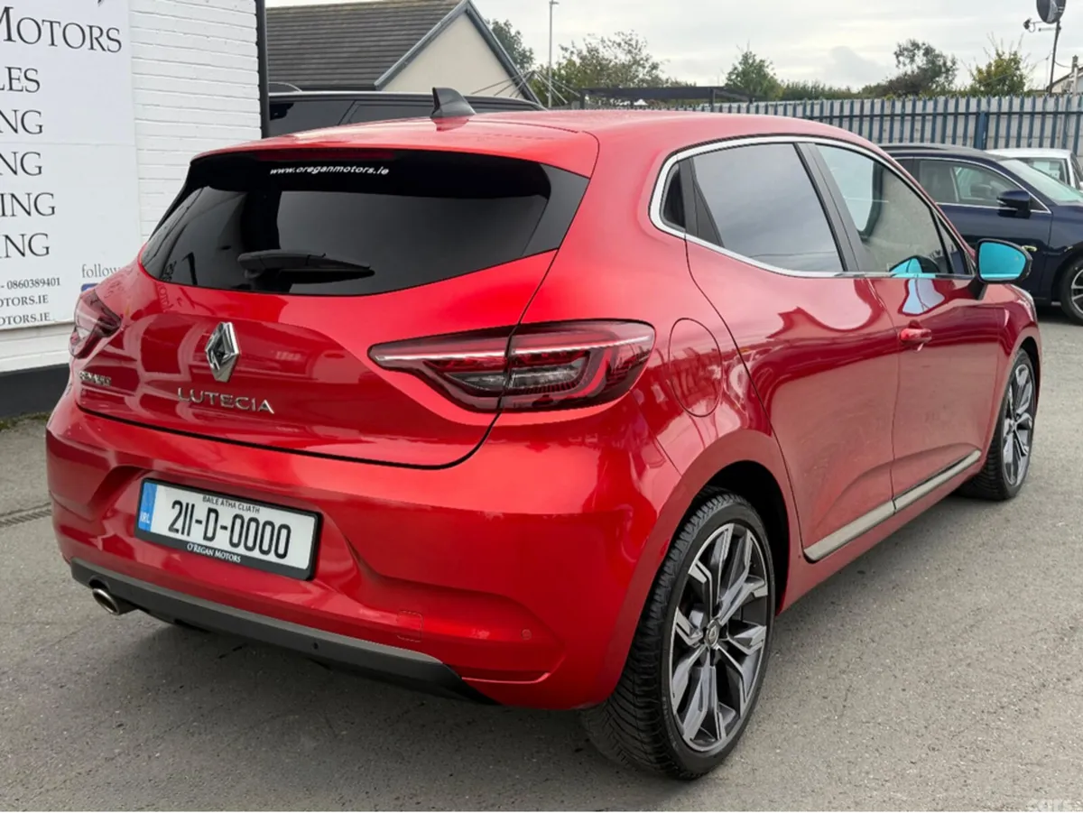 Renault Clio Hatchback, Petrol, 2021, Red