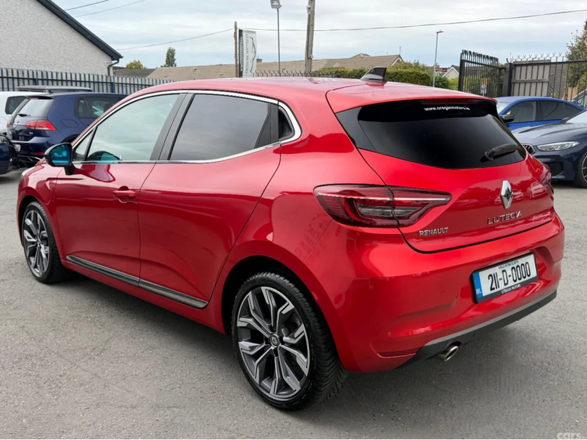 Renault Clio Hatchback, Petrol, 2021, Red
