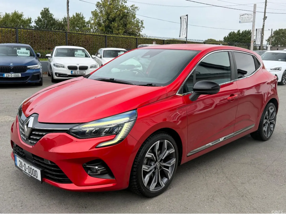 Renault Clio Hatchback, Petrol, 2021, Red