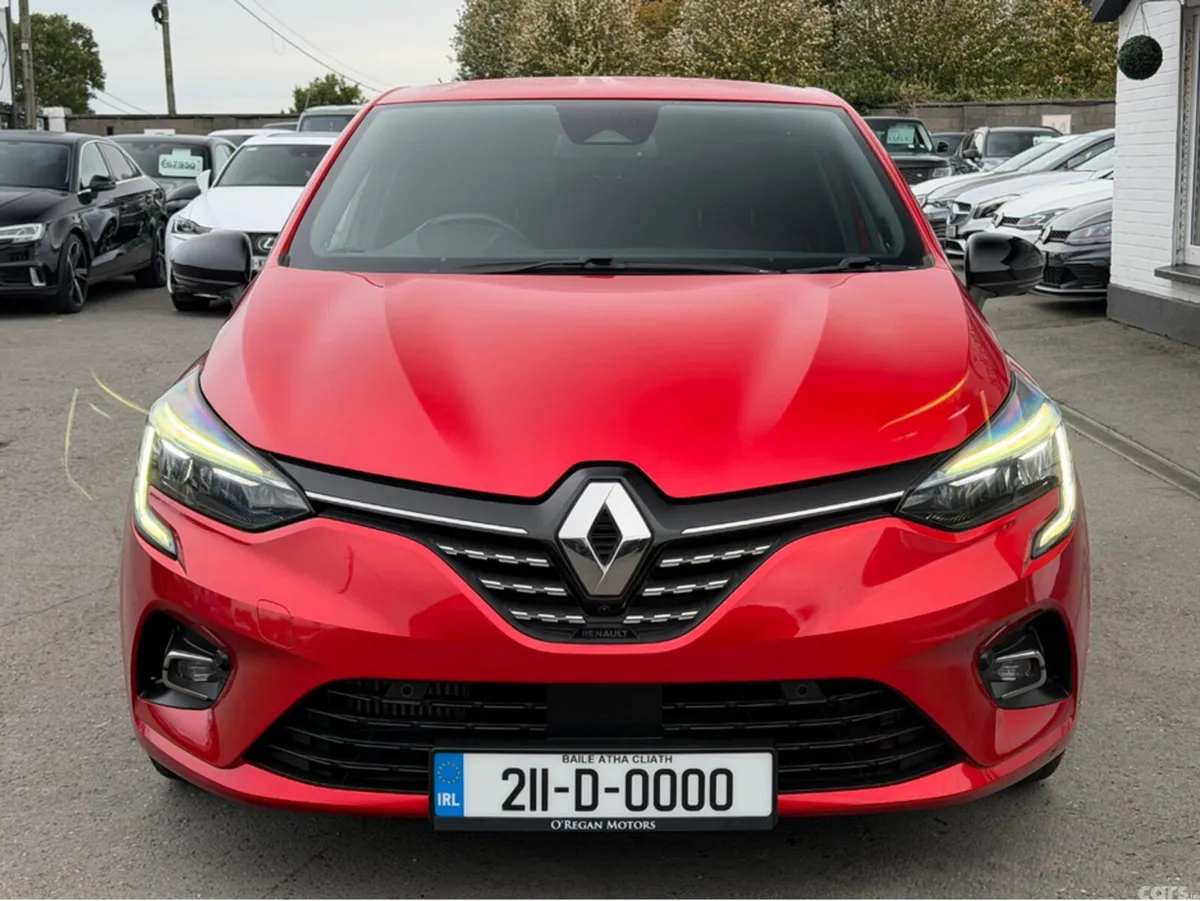 Renault Clio Hatchback, Petrol, 2021, Red