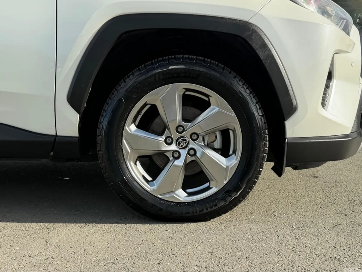 Toyota RAV4 MPV, Petrol Hybrid, 2020, White