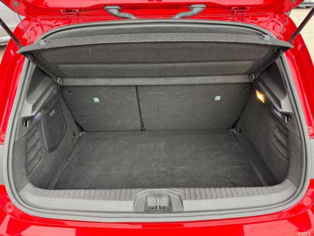 Renault Clio Hatchback, Petrol, 2021, Red