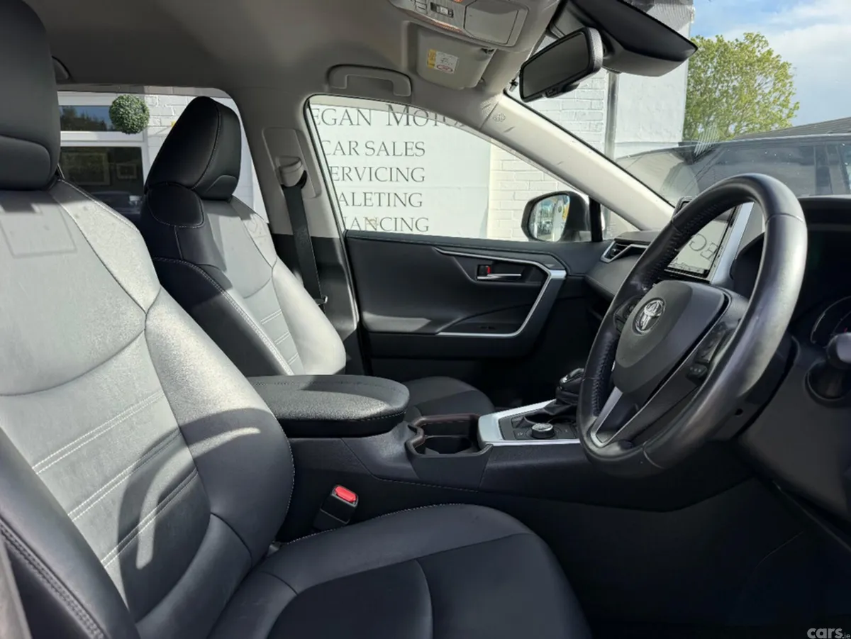 Toyota RAV4 MPV, Petrol Hybrid, 2020, White