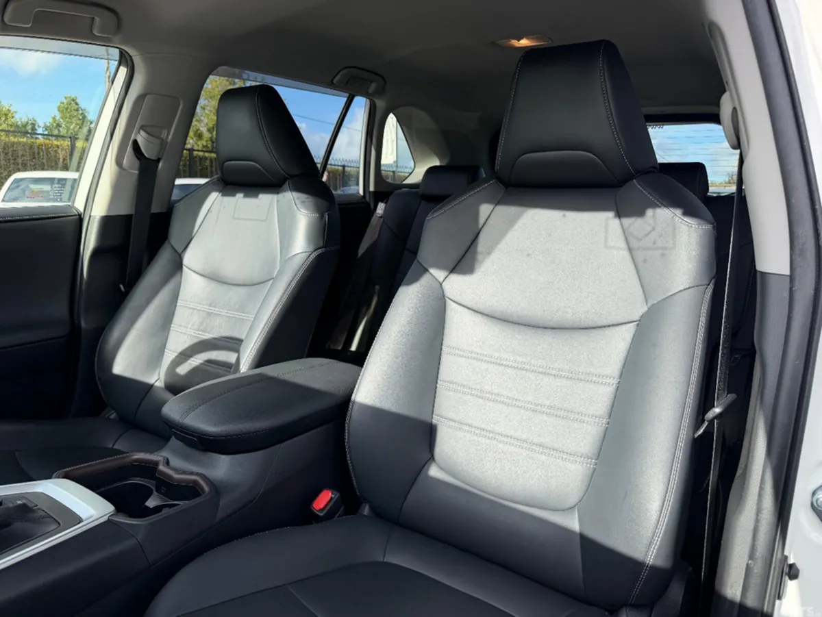 Toyota RAV4 MPV, Petrol Hybrid, 2020, White