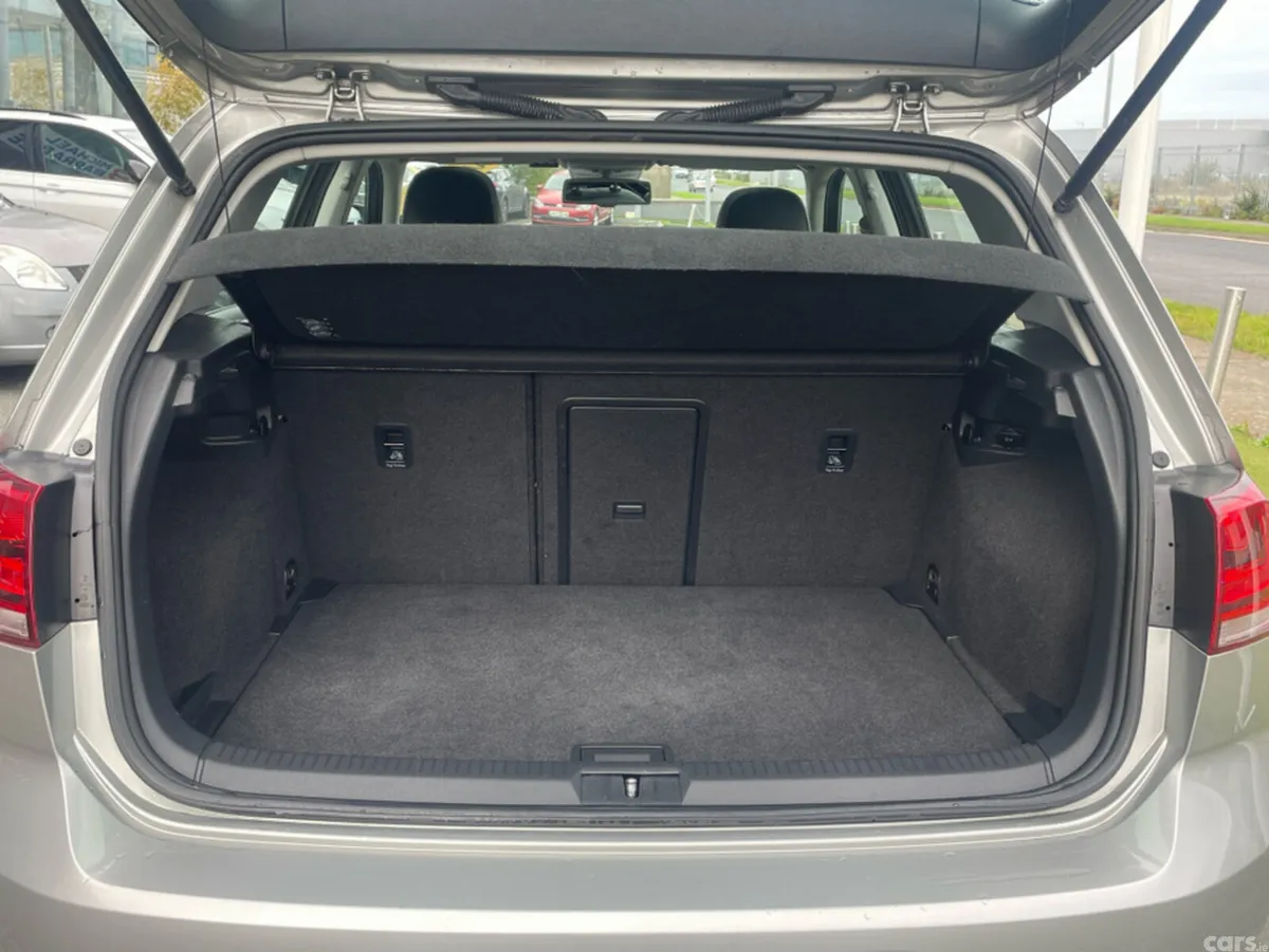 Volkswagen Golf Hatchback, Petrol, 2014, Silver