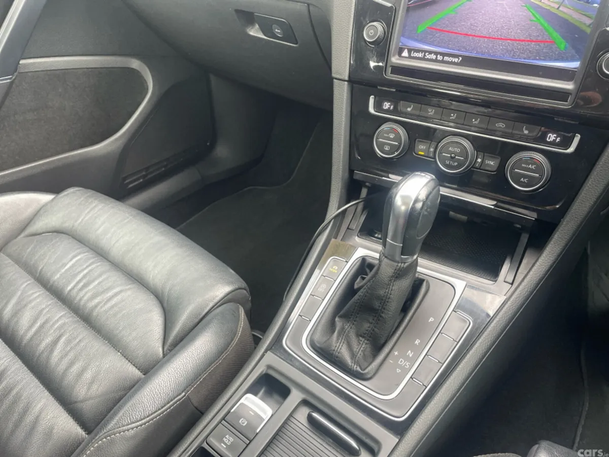Volkswagen Golf Hatchback, Petrol, 2014, Silver