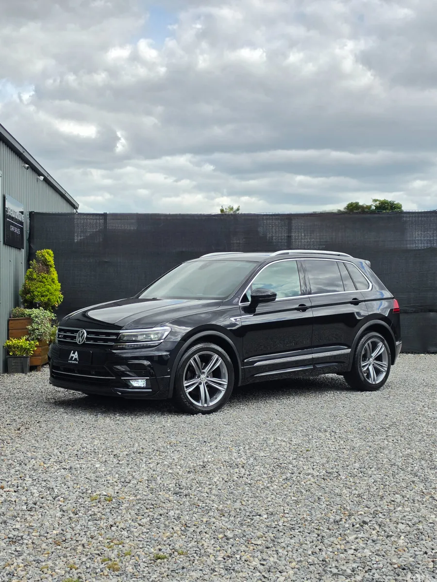 Volkswagen Tiguan SUV, Petrol, 2018, Black