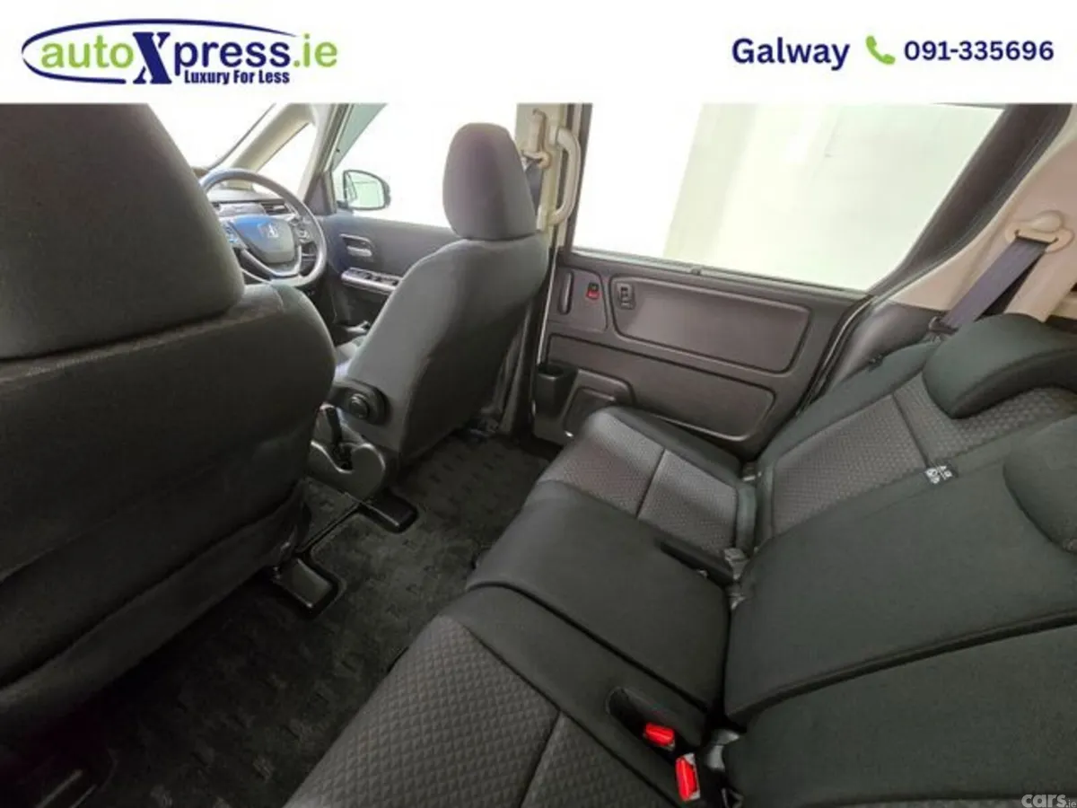 Honda Freed MPV, Petrol Hybrid, 2016, White