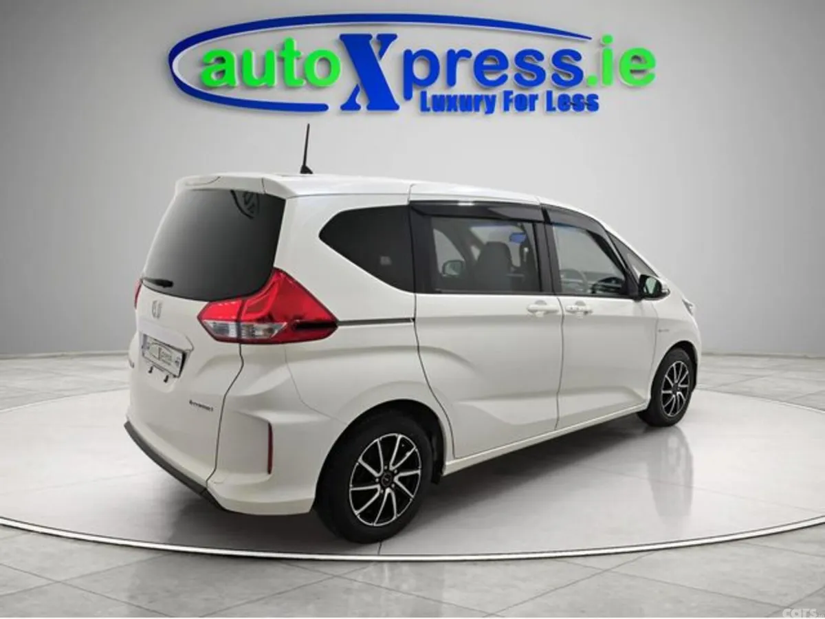 Honda Freed MPV, Petrol Hybrid, 2016, White
