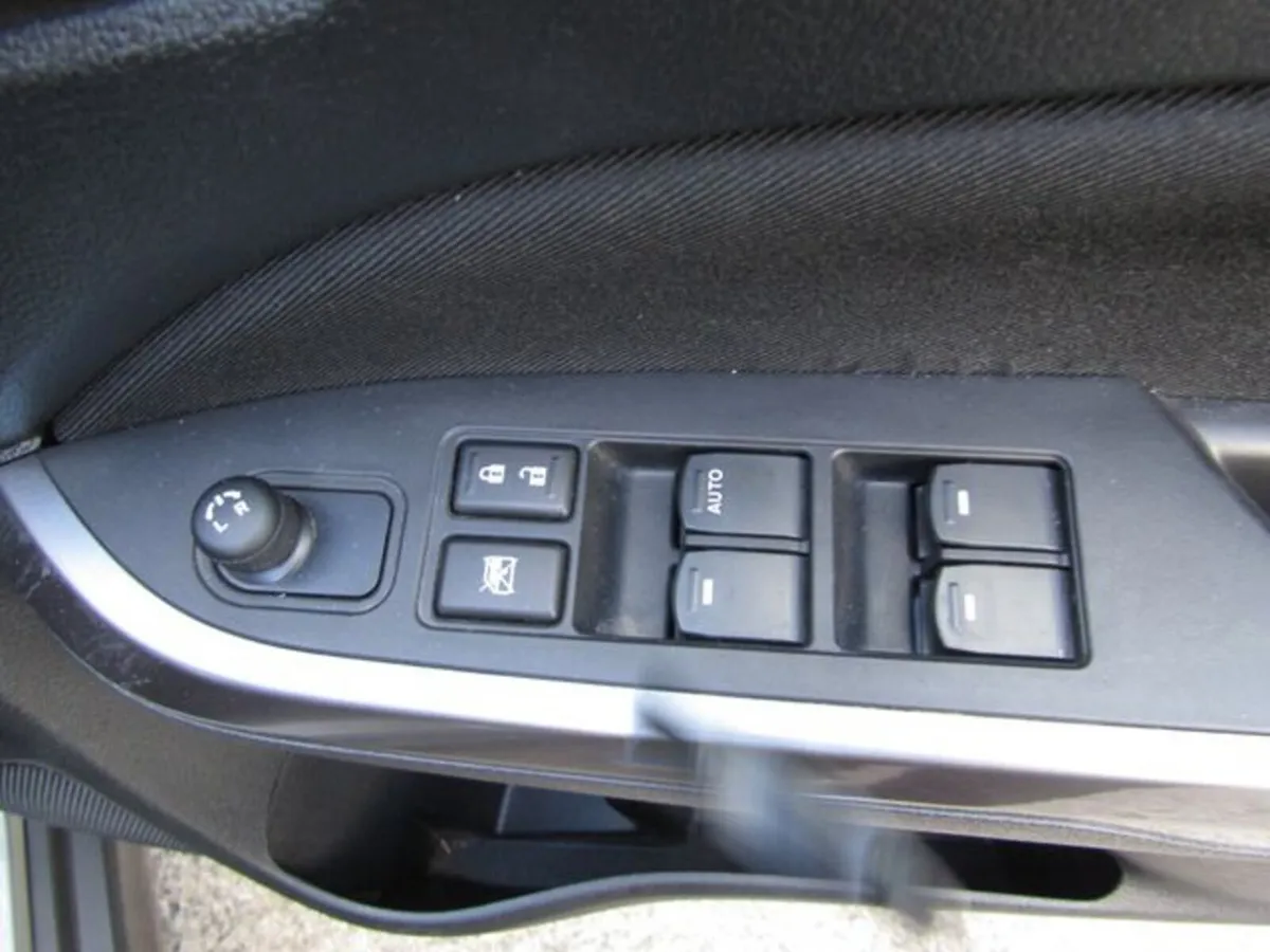 Suzuki Vitara Hatchback, Petrol Hybrid, 2023, Grey