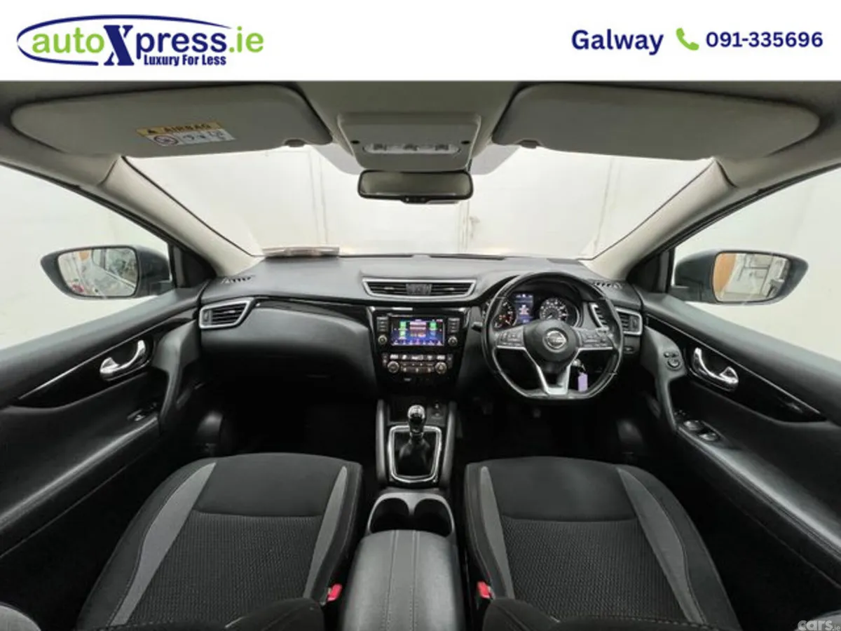 Nissan Qashqai Hatchback, Diesel, 2019, Silver