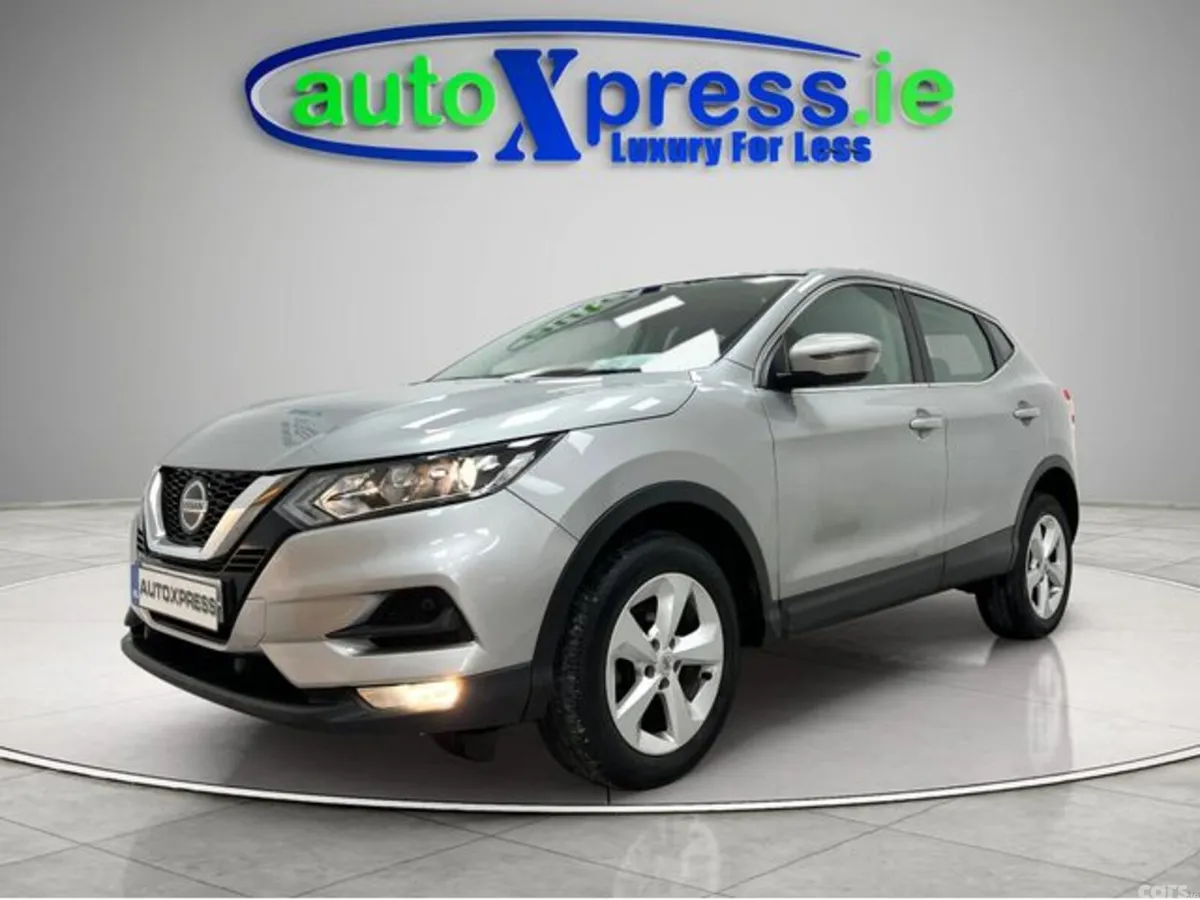Nissan Qashqai Hatchback, Diesel, 2019, Silver
