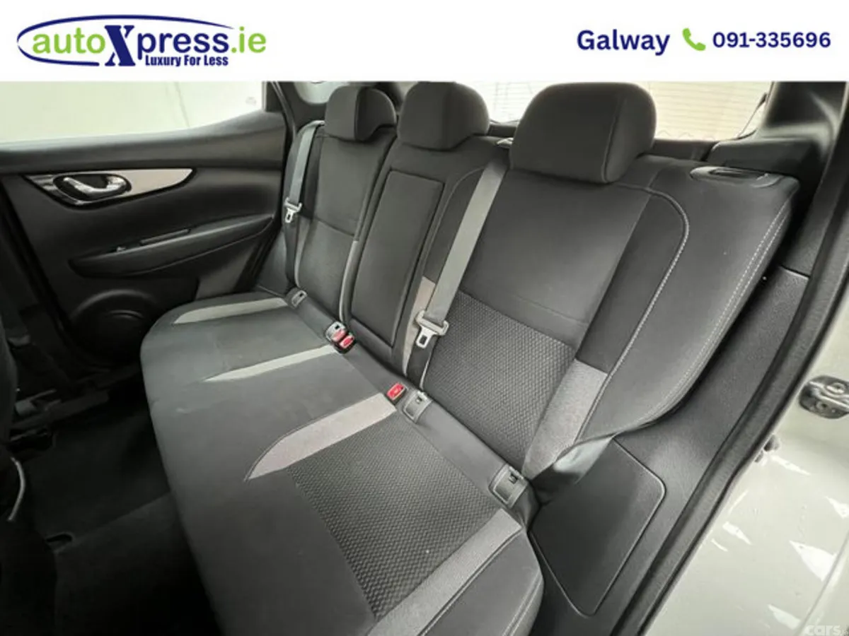 Nissan Qashqai Hatchback, Diesel, 2019, Silver