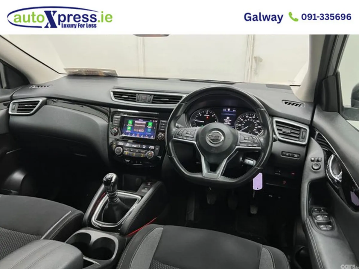 Nissan Qashqai Hatchback, Diesel, 2019, Silver