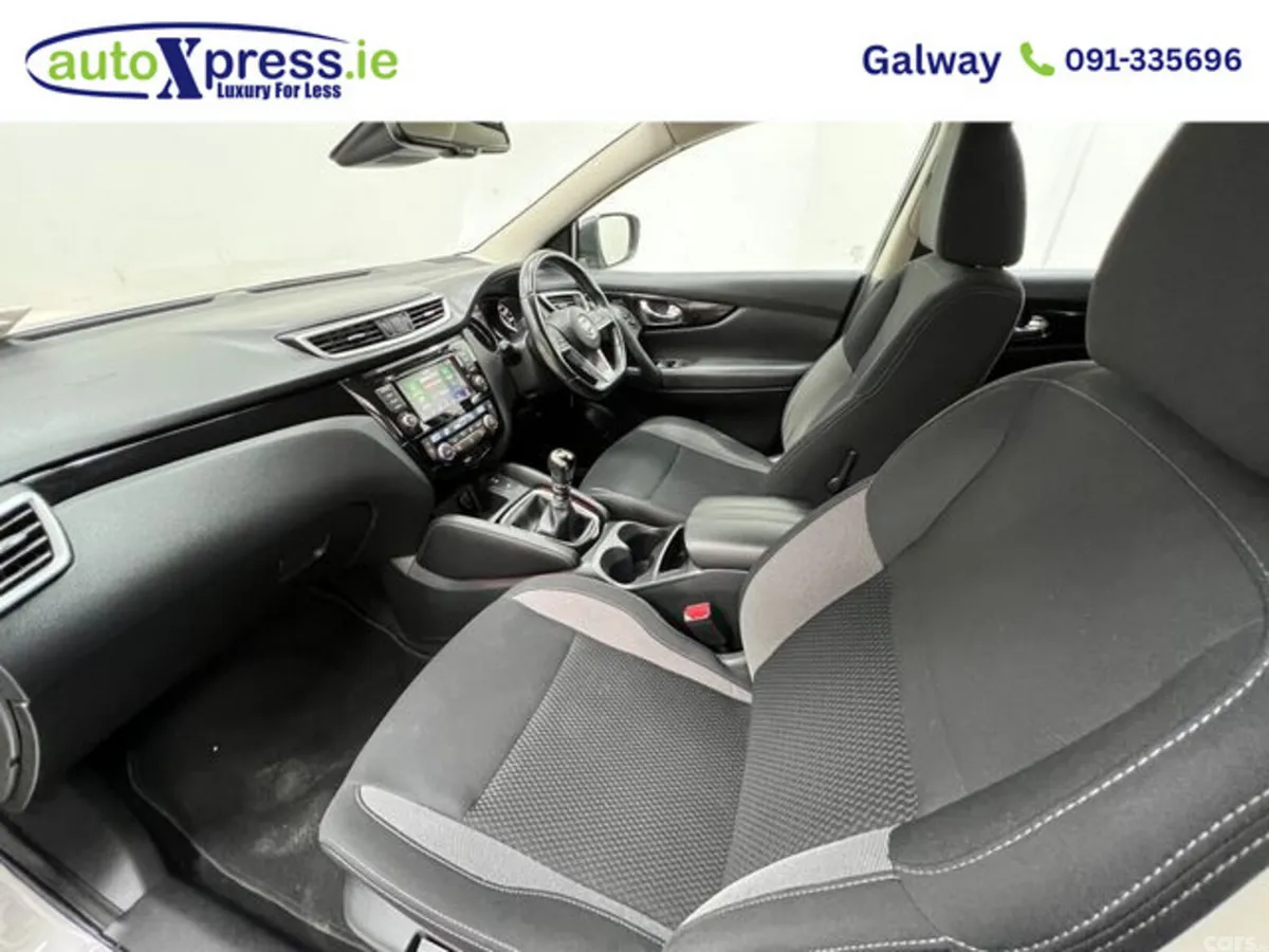 Nissan Qashqai Hatchback, Diesel, 2019, Silver