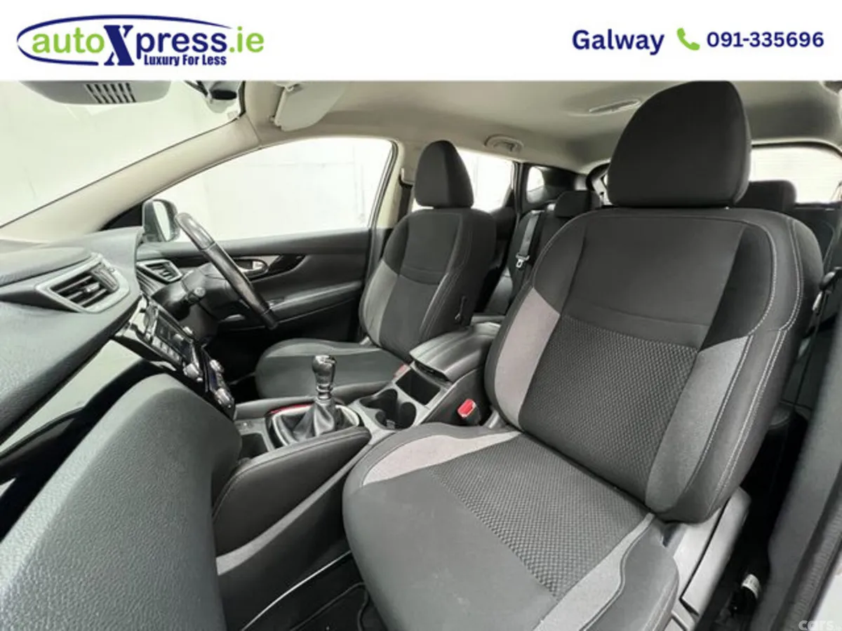 Nissan Qashqai Hatchback, Diesel, 2019, Silver