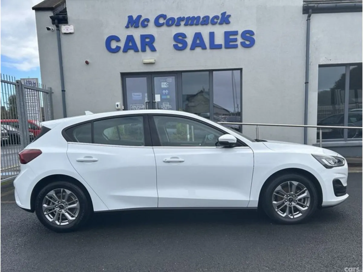 Ford Focus Hatchback, Petrol Hybrid, 2023, White
