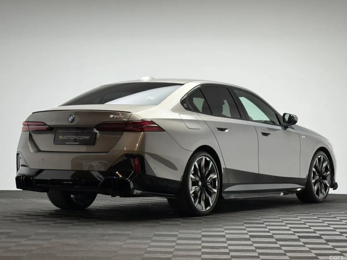 BMW 5-Series Saloon, Petrol Plug-in Hybrid, 2025, Grey