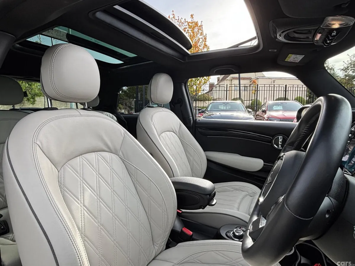 Mini Cooper Hatchback, Electric, 2023, Black