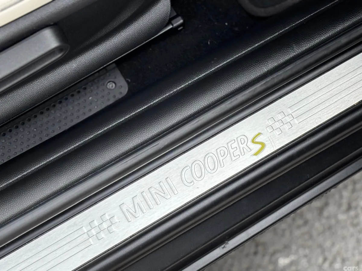 Mini Cooper Hatchback, Electric, 2023, Black