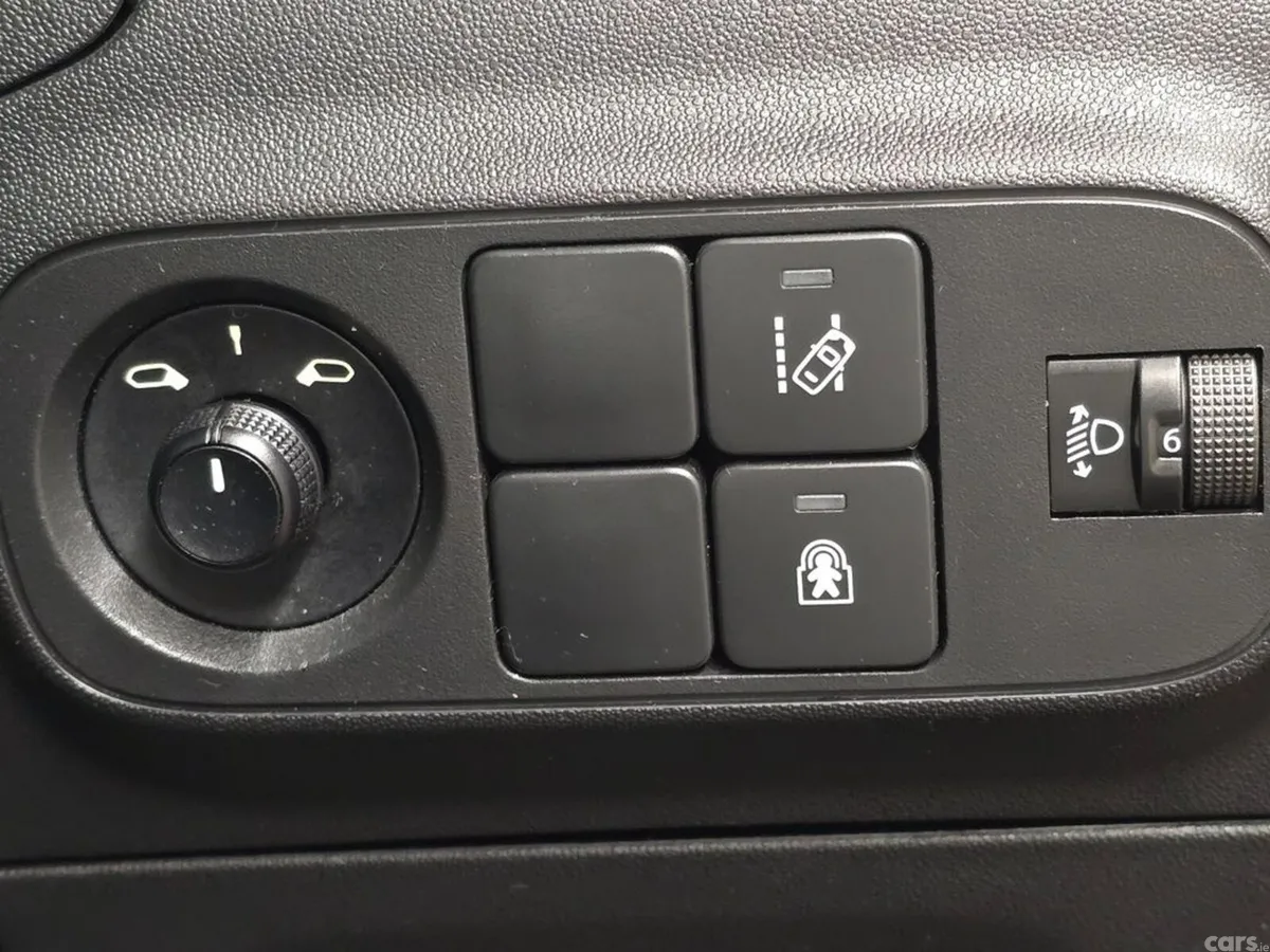 Citroen C3 Hatchback, Petrol, 2018, Red