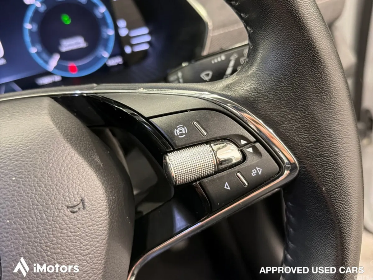 Skoda Octavia Saloon, Diesel, 2023, White
