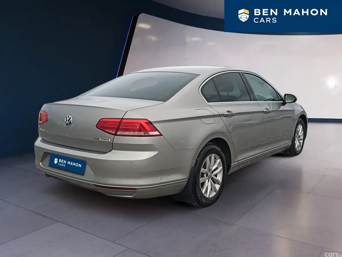 Volkswagen Passat Saloon, Diesel, 2016, Silver