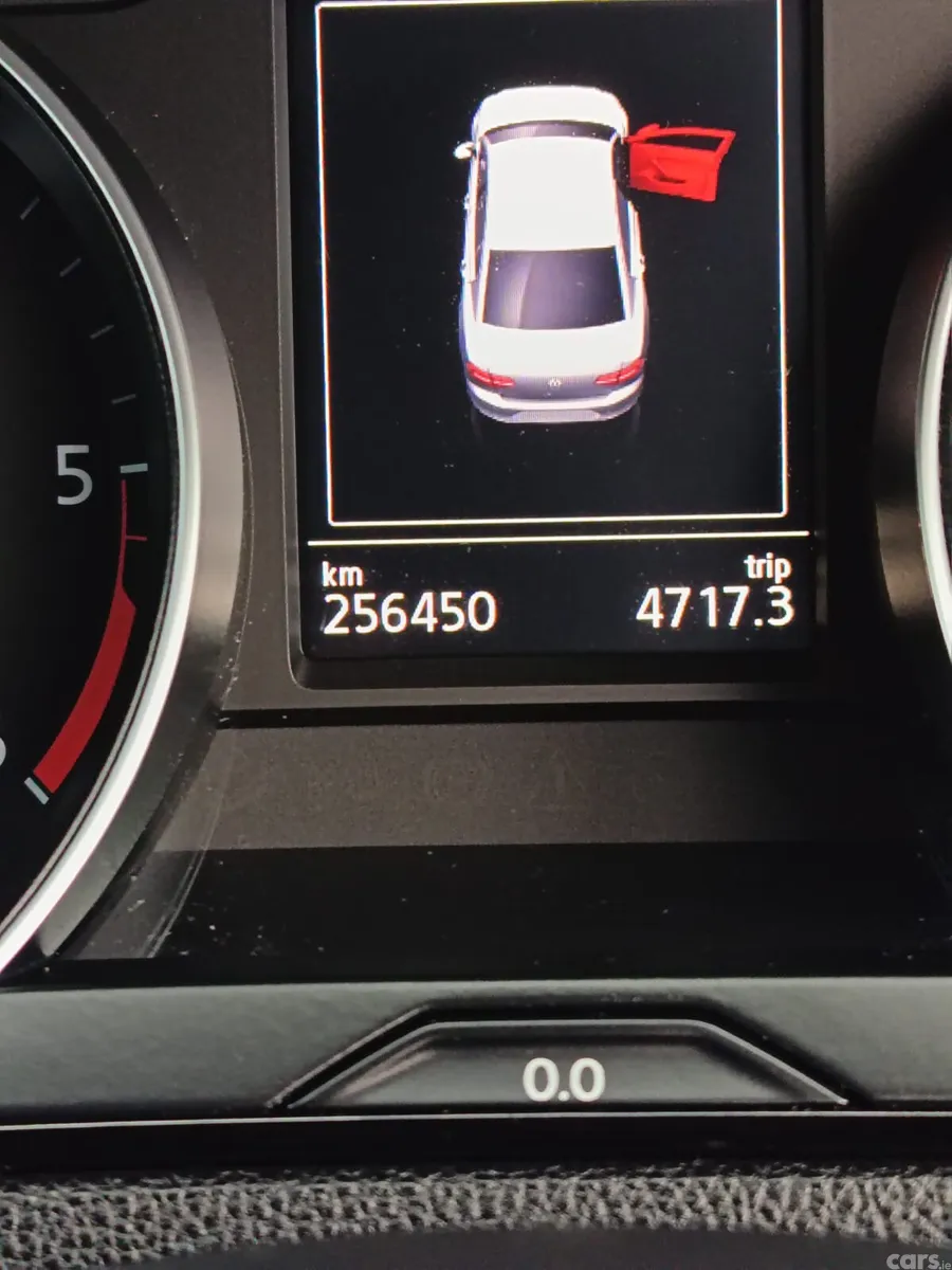 Volkswagen Passat Saloon, Diesel, 2016, Silver