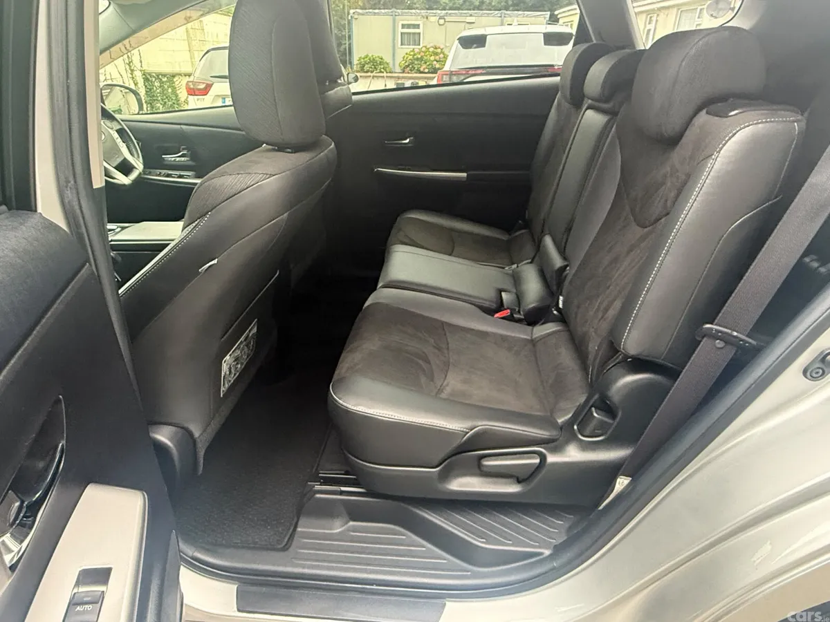 Toyota Prius MPV, Petrol Hybrid, 2017, Silver
