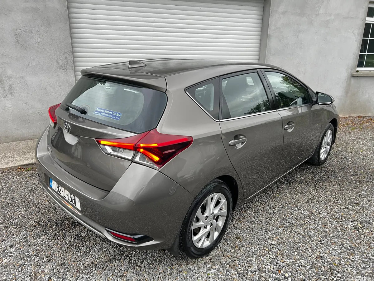 Toyota Auris Hatchback, Petrol, 2018, Grey