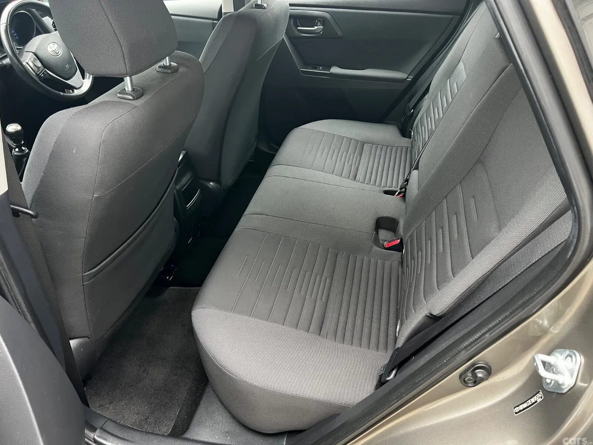 Toyota Auris Hatchback, Petrol, 2018, Grey