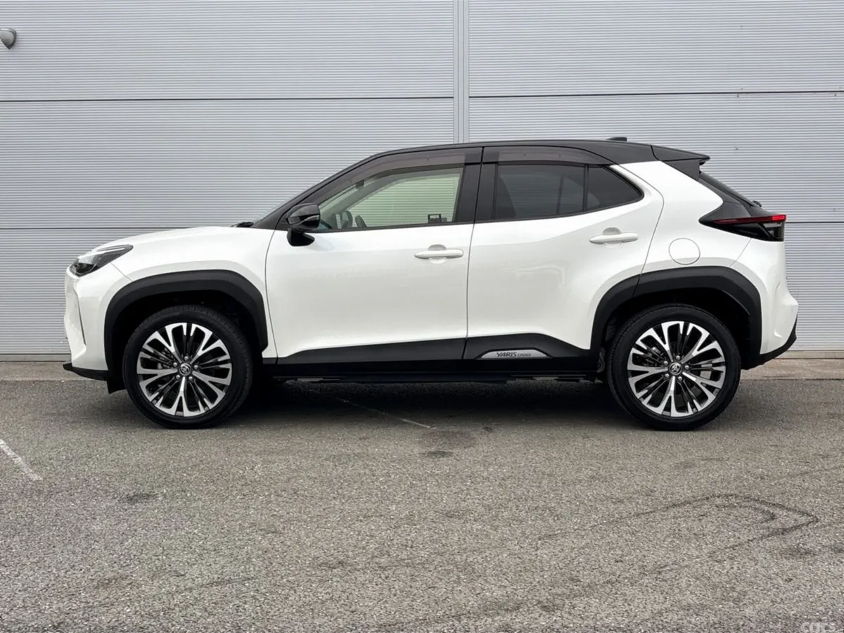 Toyota Yaris Cross SUV, Petrol Hybrid, 2021, White