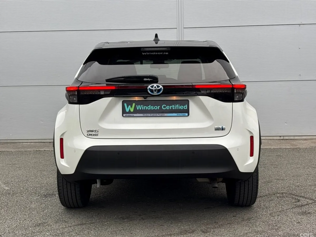 Toyota Yaris Cross SUV, Petrol Hybrid, 2021, White