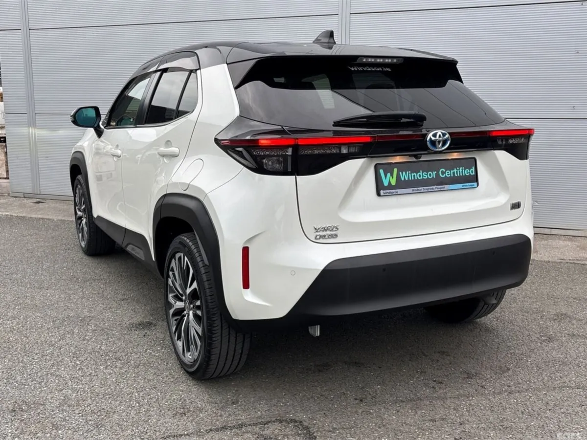 Toyota Yaris Cross SUV, Petrol Hybrid, 2021, White