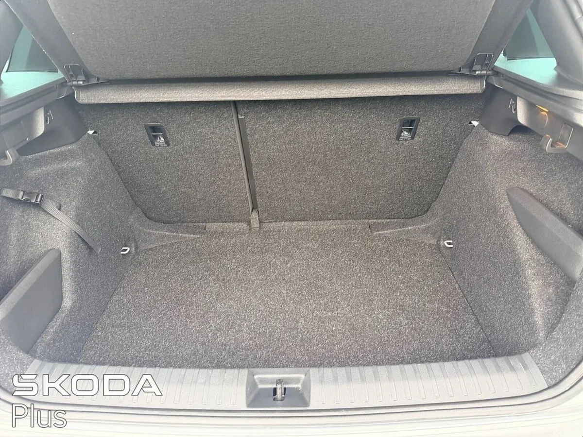 Skoda Kamiq Hatchback, Petrol, 2024, Grey