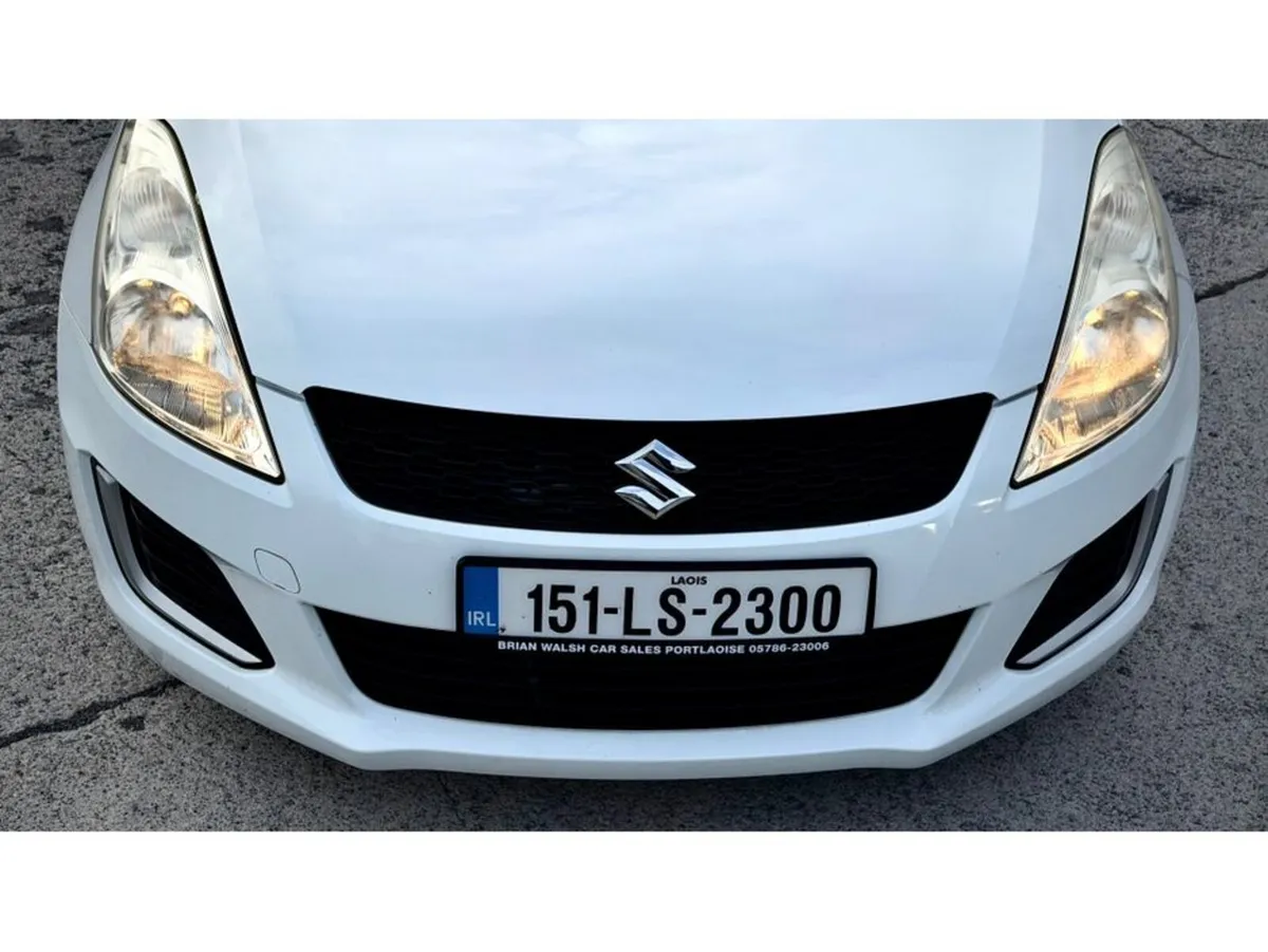 Suzuki Swift Hatchback, Petrol, 2015, White