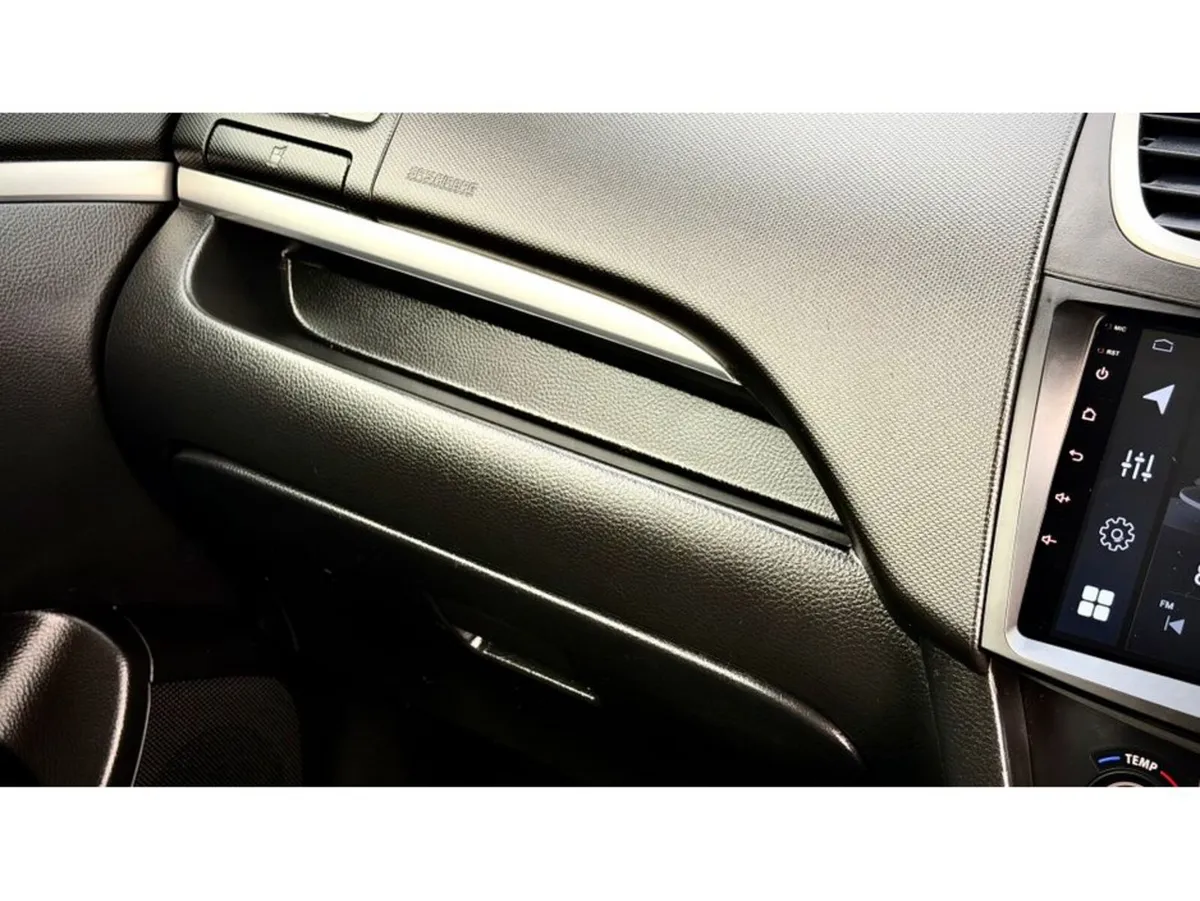 Suzuki Swift Hatchback, Petrol, 2015, White