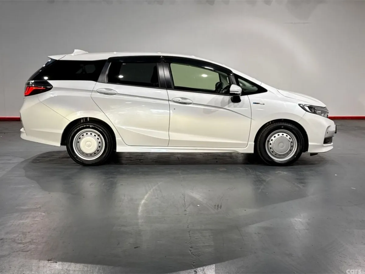 Honda Shuttle Estate, Petrol Hybrid, 2020, White