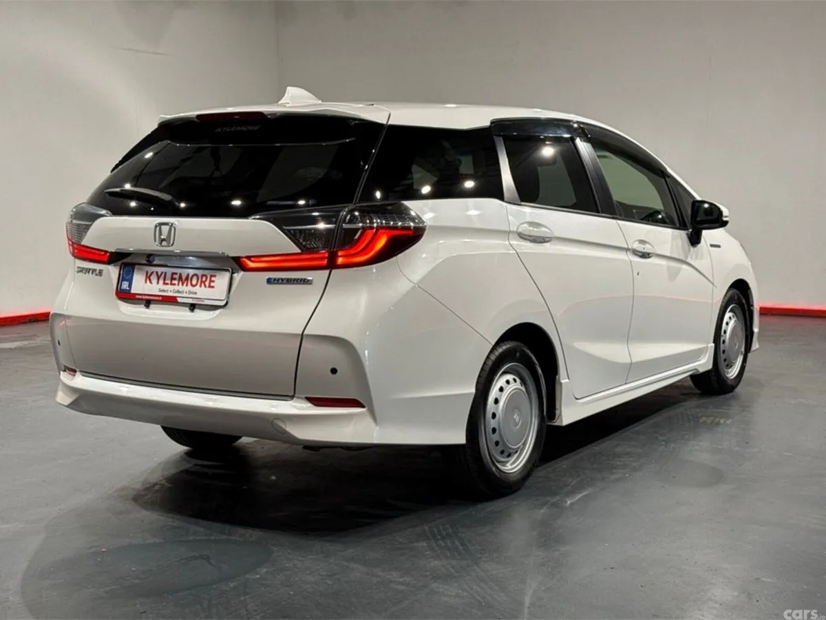 Honda Shuttle Estate, Petrol Hybrid, 2020, White