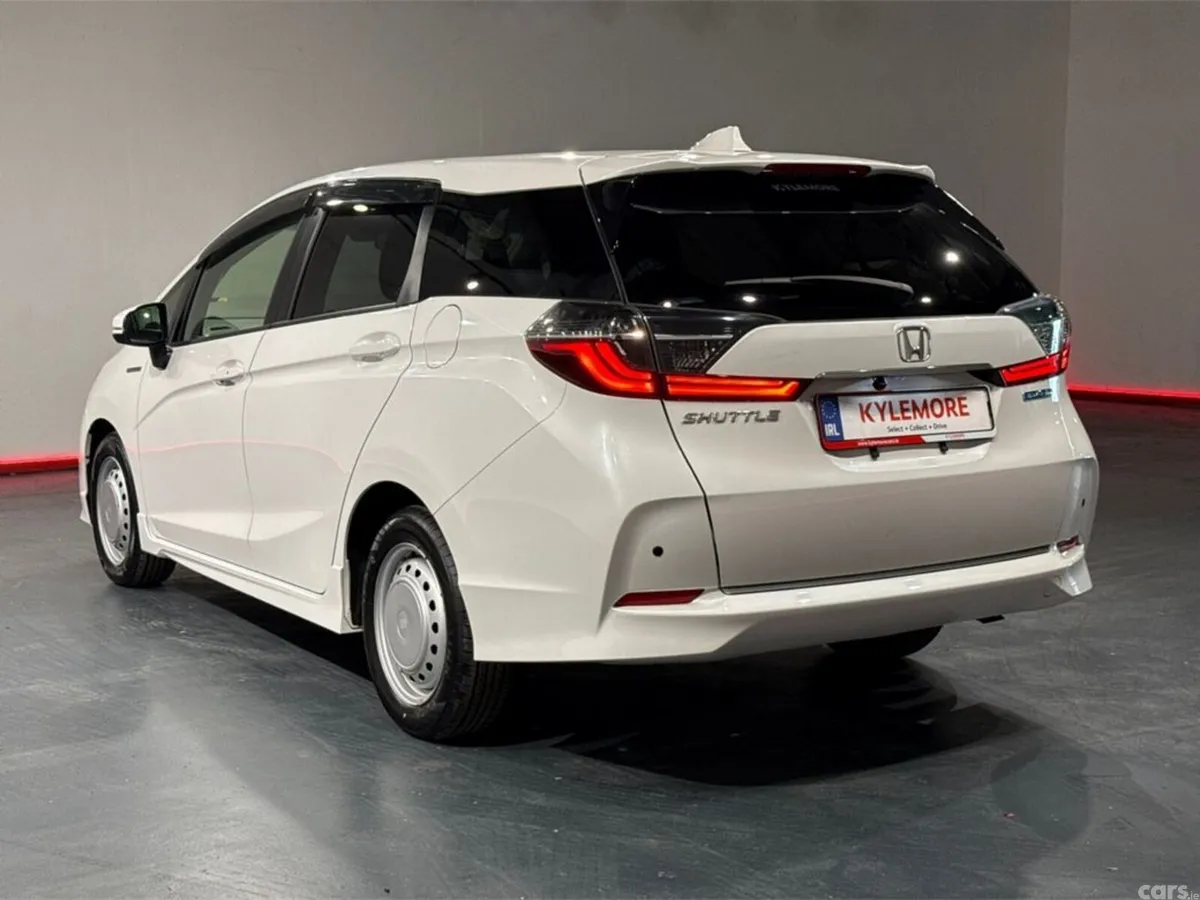 Honda Shuttle Estate, Petrol Hybrid, 2020, White
