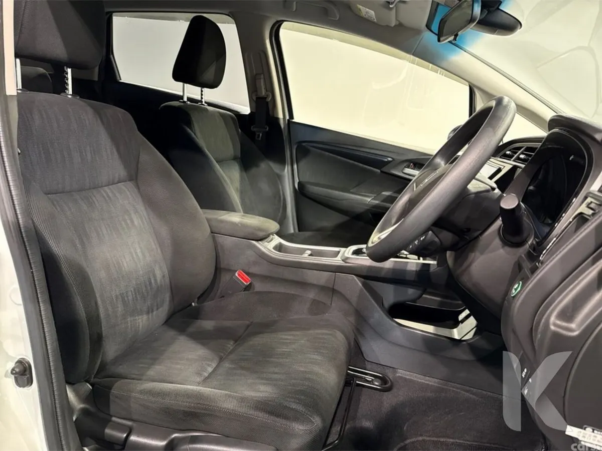 Honda Shuttle Estate, Petrol Hybrid, 2020, White
